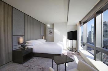 Classic Room, 1 King Bed, Accessible