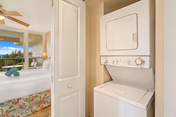 1 Bedroom Deluxe Partial Ocean View