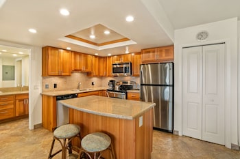 1 Bedroom Deluxe Partial Ocean View
