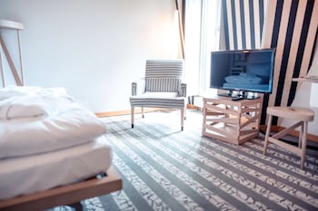 Standard Room, 1 Queen Bed