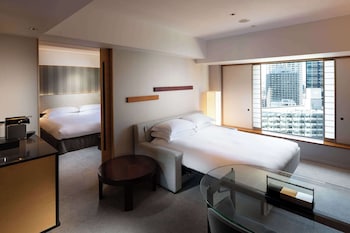 King City Suite Executive with Sofa Bed