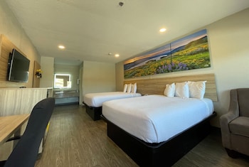 Room, 2 Queen Beds, Non Smoking