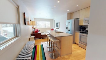 Condo, 2 Bedrooms (Villas 1210)