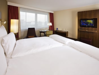 Deluxe Room, 1 King Bed