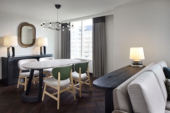 Suite (CAPITOL)