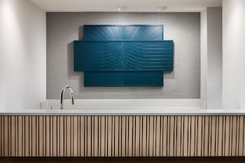 Suite (CAPITOL)