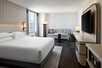 Room, 1 King Bed, Corner