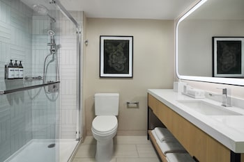 Room, 1 King Bed (High Floor)