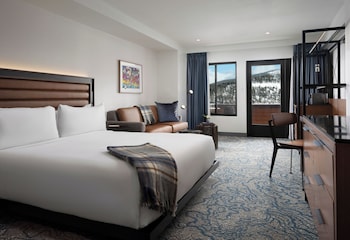 Suite, 2 Bedrooms, Accessible (Roll-In Shower)