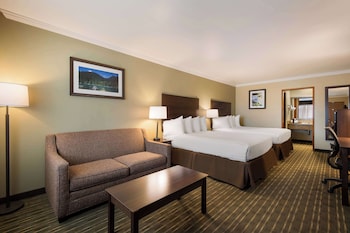 Standard Room, 2 Queen Beds, Non Smoking, Refrigerator & Microwave (Third bed is a Sofabed)