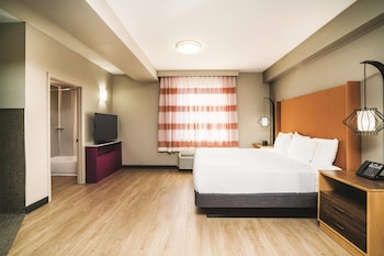 Suite, 2 Bedrooms, Accessible, Non Smoking (1 King Bed, Mobility, Roll-In Shower)