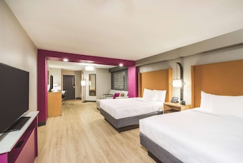 Deluxe Suite, Non Smoking (2 Queen Beds and 1 Sofa Bed)
