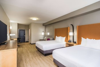 Suite, Non Smoking (2 Queen Beds and 1 Sofa Bed)
