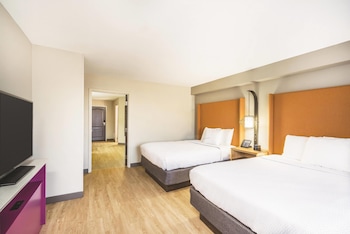 Suite, 1 Bedroom, Non Smoking (2 Queen Beds and 1 Sofa Bed, 2 Rooms)