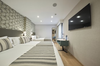 Premium Triple Room (Deluxe)