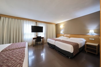 Family Room (4 adults)