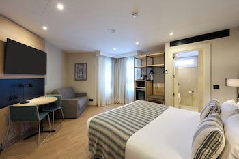 Premium Triple Room (Deluxe)