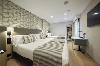 Premium Triple Room (Deluxe)