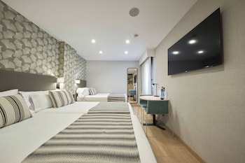 Premium Triple Room (Deluxe)