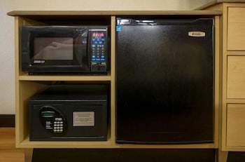 Deluxe Room, 1 King Bed (Smoke Free)