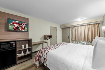 Superior Room, 1 King Bed, Accessible (Roll-In Shower, Smoke Free)