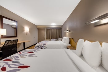 Deluxe Room, 2 Double Beds (Smoke Free)