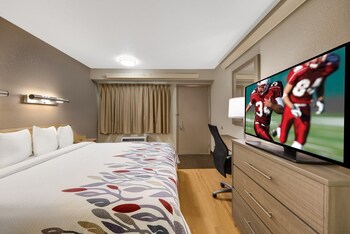 Deluxe Room, 1 King Bed (Smoke Free)