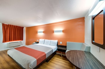 Standard Room, 1 King Bed, Smoking