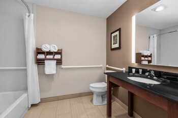 Deluxe Suite, 1 King Bed, Accessible (Mobility/Hearing Impaired Accessible)
