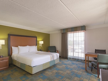 Deluxe Room, 1 King Bed, Non Smoking