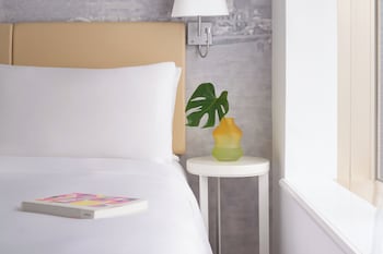 Maxi Junior Suite with Sofa Bed