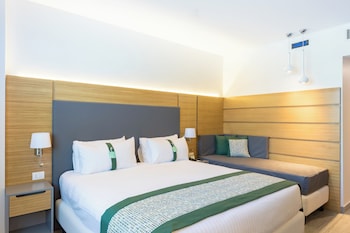 Premium Room, 1 King Bed with Sofa bed