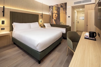 Premium Room, 1 King Bed with Sofa bed