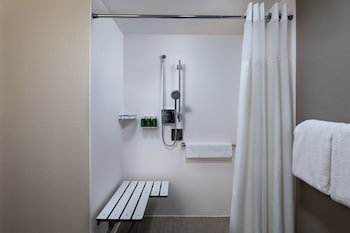Suite, 1 Bedroom, Non Smoking (Mobility Accessible, Roll-In Shower)
