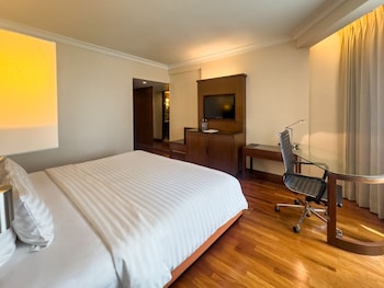 Deluxe King Bed