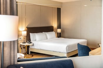 Premier King Bed