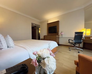 Deluxe King Bed