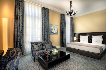 Deluxe Room, 1 King Bed