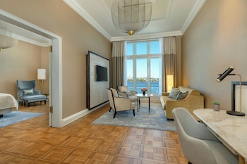 Suite, 1 Bedroom, Lake View