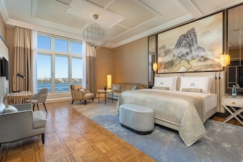 Junior Suite, 2 Twin Beds, Lake View