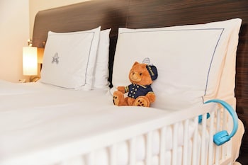 Superior Room, 1 King Bed, Lake View