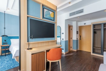 Junior Suite, 1 King Bed with Sofa bed