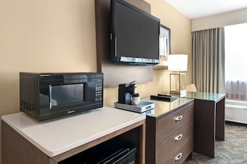 Standard Room, 2 Queen Beds, Accessible, Refrigerator