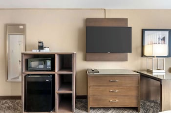 Standard Room, 2 Queen Beds, Non Smoking, Refrigerator & Microwave
