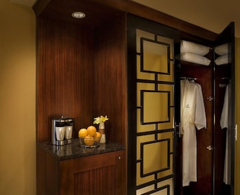 Presidential Suite, 1 King Bed, Accessible (Mobility, Roll-In Shower)