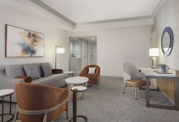 Deluxe Suite, 1 King Bed, Tower