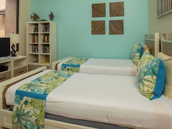 Condo, 2 Bedrooms (19B)