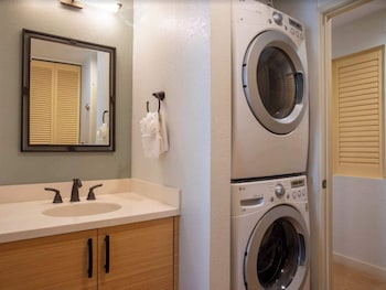 Condo, 2 Bedrooms, Ocean View (29B)