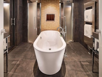 Junior Suite, 1 King Bed