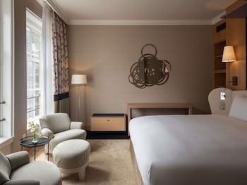 Suite (Opera, Butler Service, Garden View)
